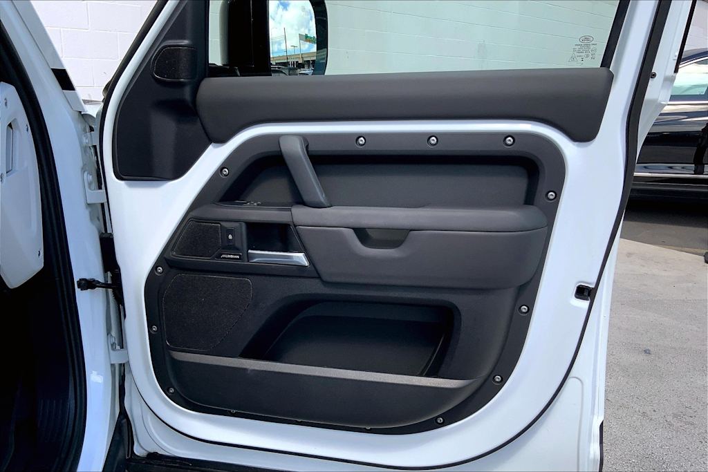 Thumbnail: 2025 Land Rover Defender - 28