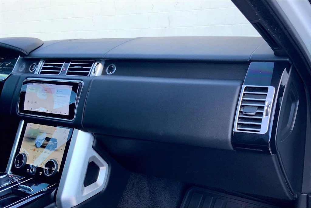 Thumbnail: 2021 Land Rover Range Rover - 24