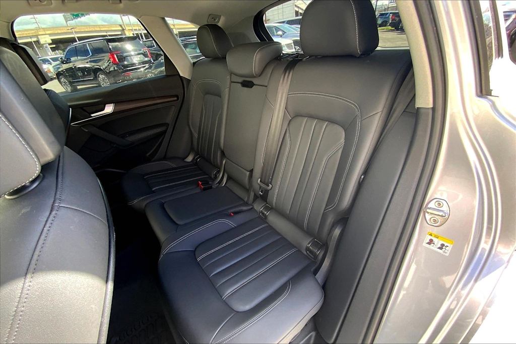 Thumbnail: 2022 Audi Q5 - 30