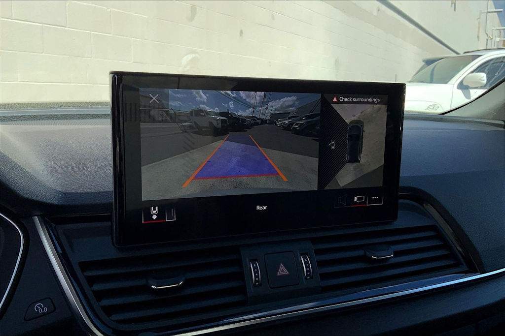 Thumbnail: 2022 Audi Q5 - 27