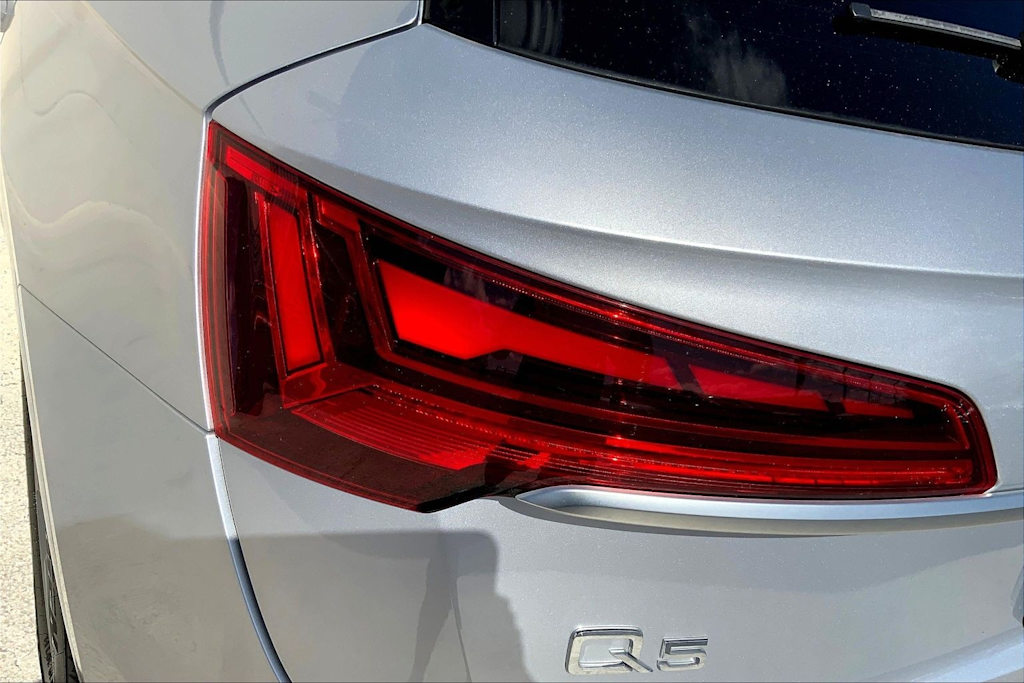 Thumbnail: 2022 Audi Q5 - 32