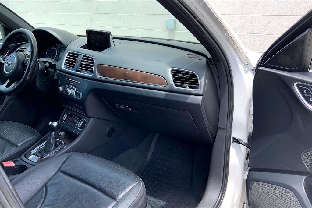 Thumbnail: 2016 Audi Q3 - 24