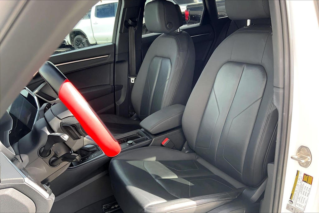 Thumbnail: 2023 Audi Q3 - 11