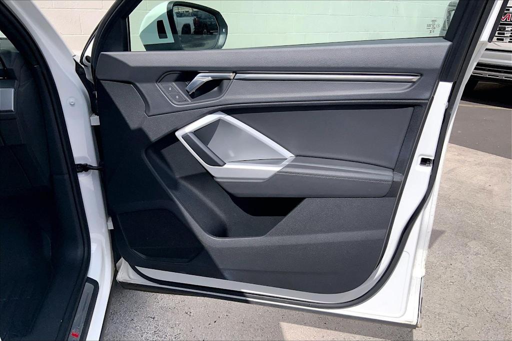 Thumbnail: 2023 Audi Q3 - 28