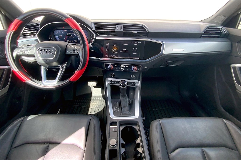 Thumbnail: 2023 Audi Q3 - 10