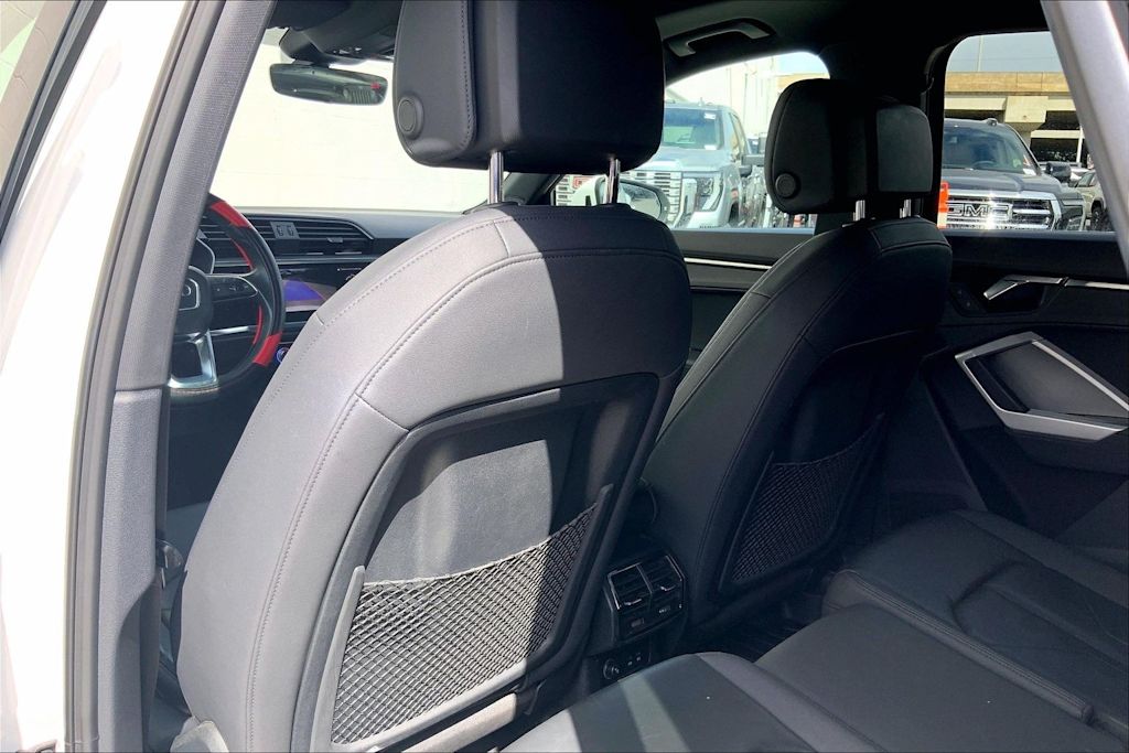 Thumbnail: 2023 Audi Q3 - 13