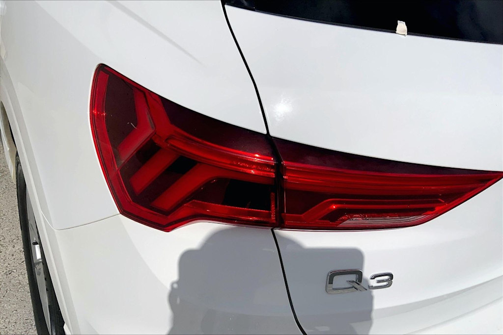 Thumbnail: 2023 Audi Q3 - 32