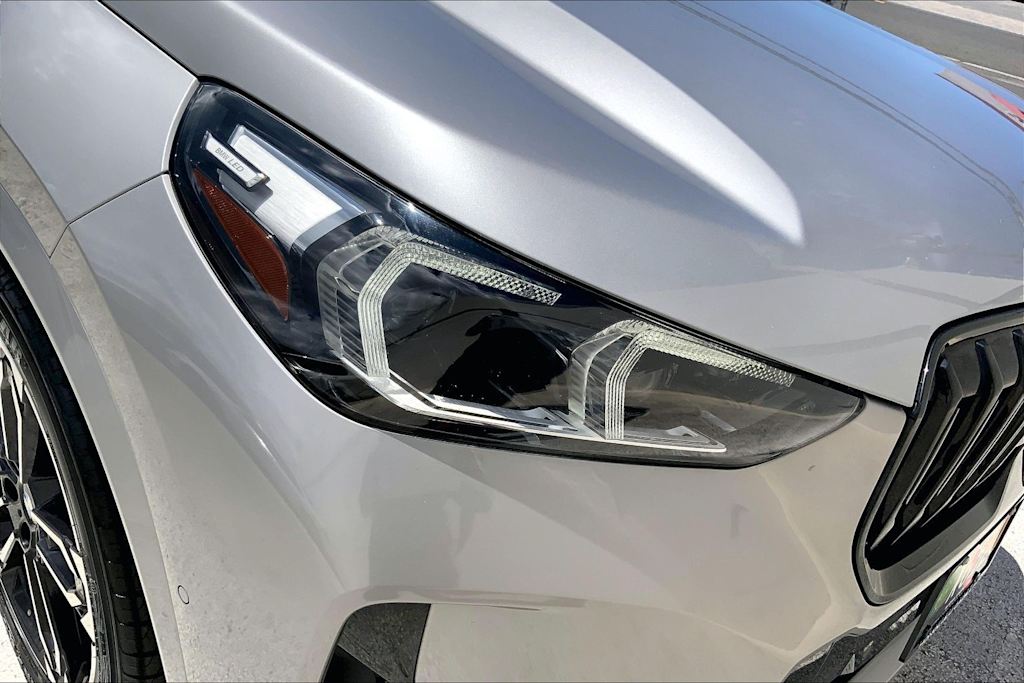 Thumbnail: 2023 BMW X1 - 31