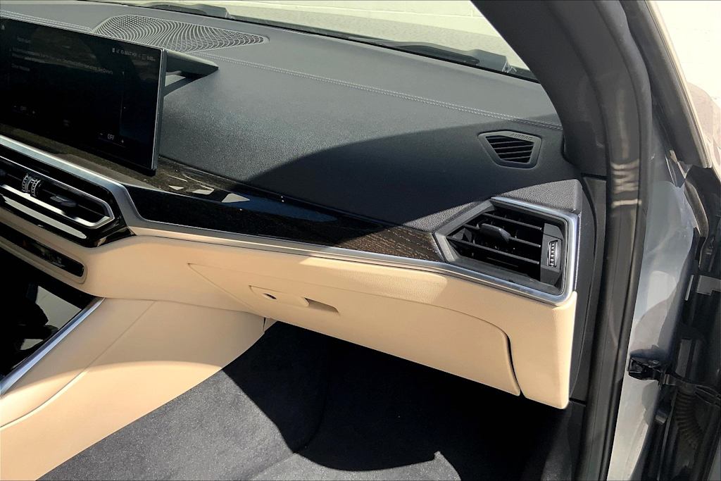 Thumbnail: 2022 BMW i4 - 23