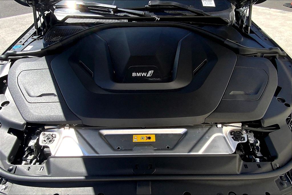Thumbnail: 2022 BMW i4 - 9