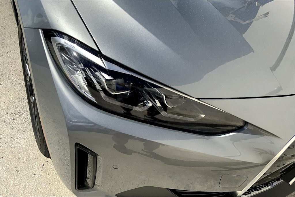 Thumbnail: 2022 BMW i4 - 31