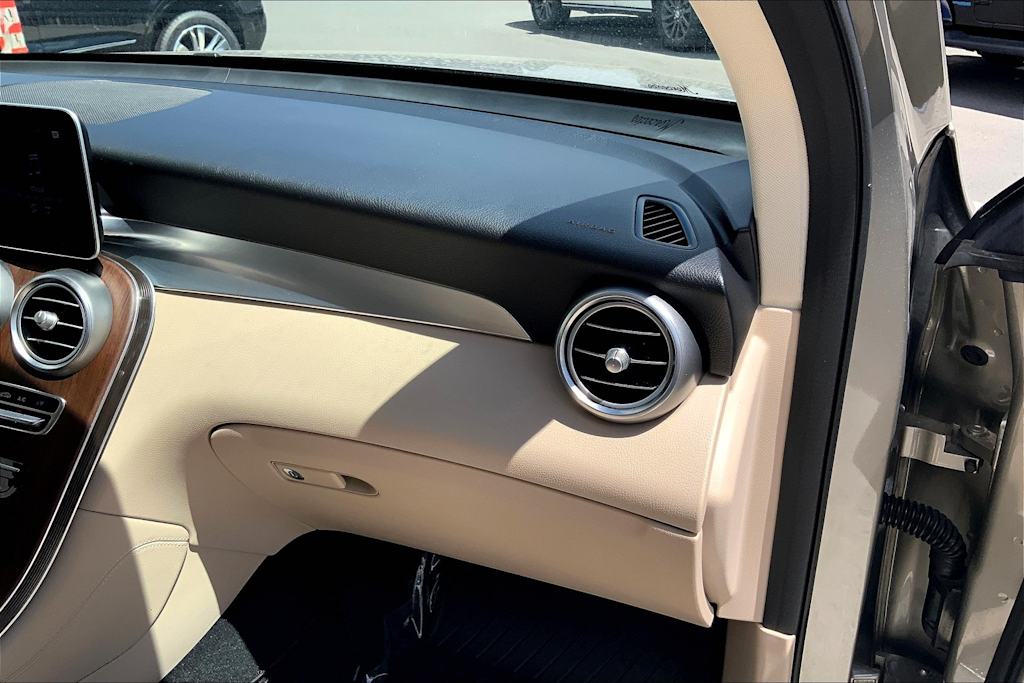 Thumbnail: 2020 Mercedes-Benz GLC - 23