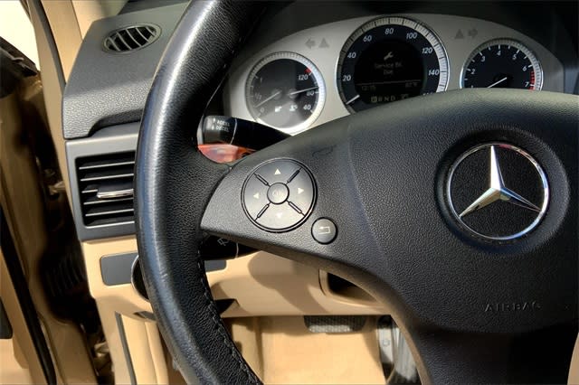 2010 Mercedes-Benz GLK 350 26