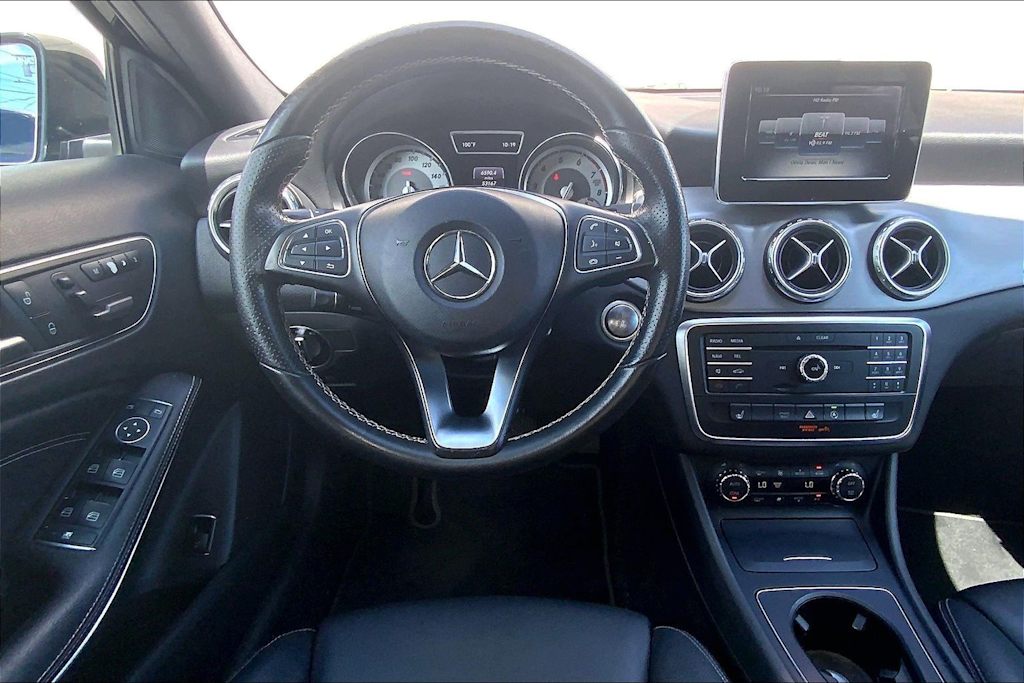 Thumbnail: 2017 Mercedes-Benz GLA - 14
