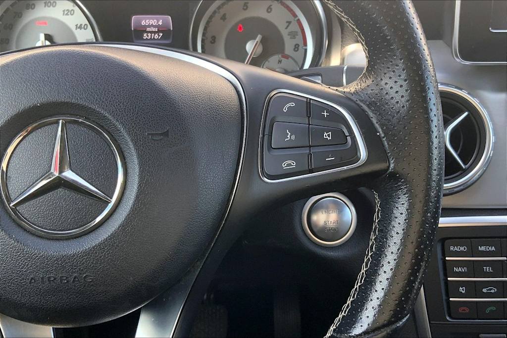 Thumbnail: 2017 Mercedes-Benz GLA - 26