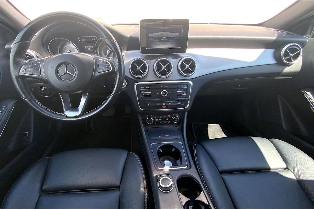 Thumbnail: 2017 Mercedes-Benz GLA - 10
