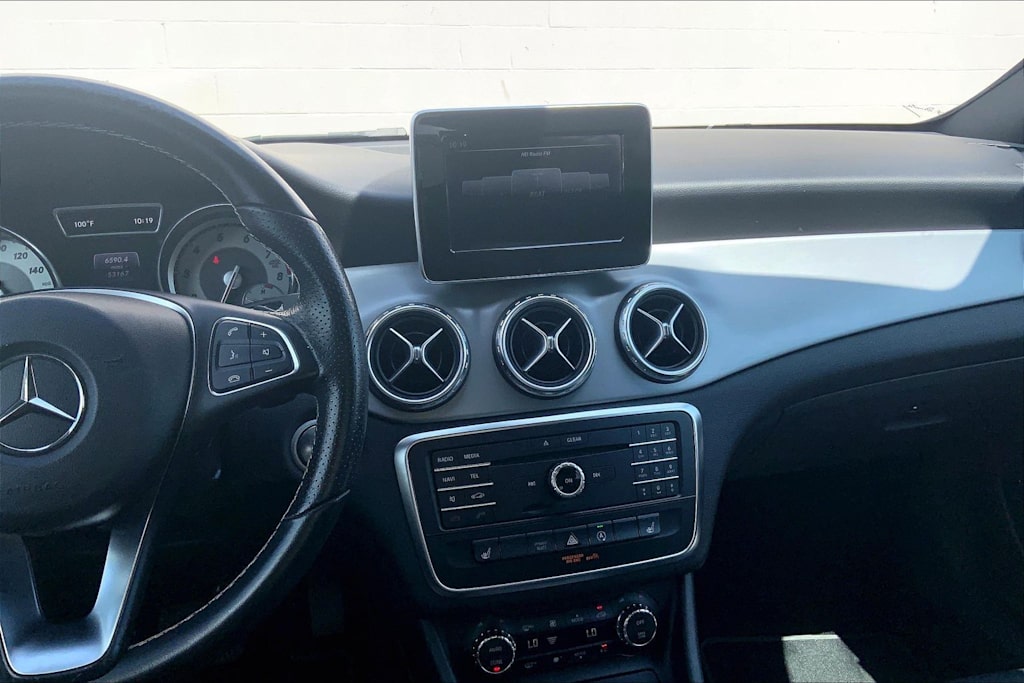Thumbnail: 2017 Mercedes-Benz GLA - 15