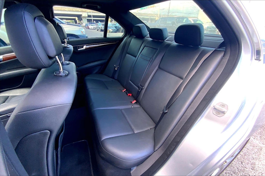 Thumbnail: 2010 Mercedes-Benz C-Class - 28