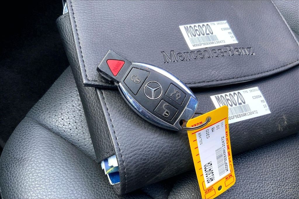 Thumbnail: 2010 Mercedes-Benz C-Class - 18