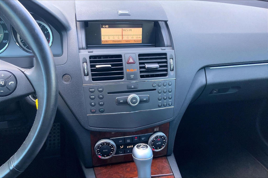 Thumbnail: 2010 Mercedes-Benz C-Class - 33