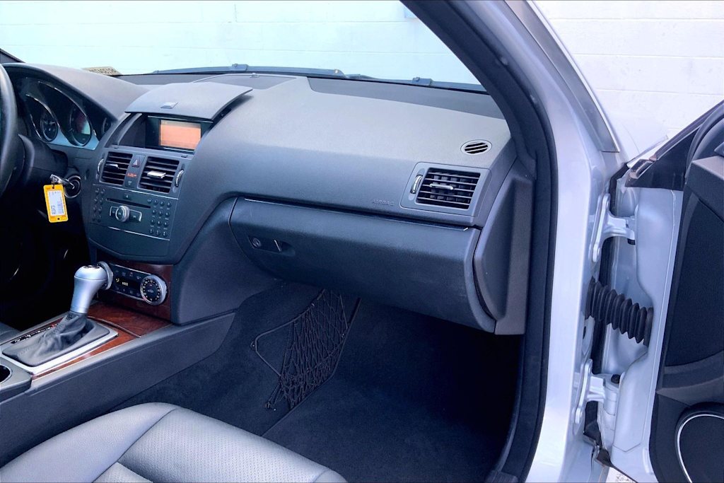 Thumbnail: 2010 Mercedes-Benz C-Class - 23