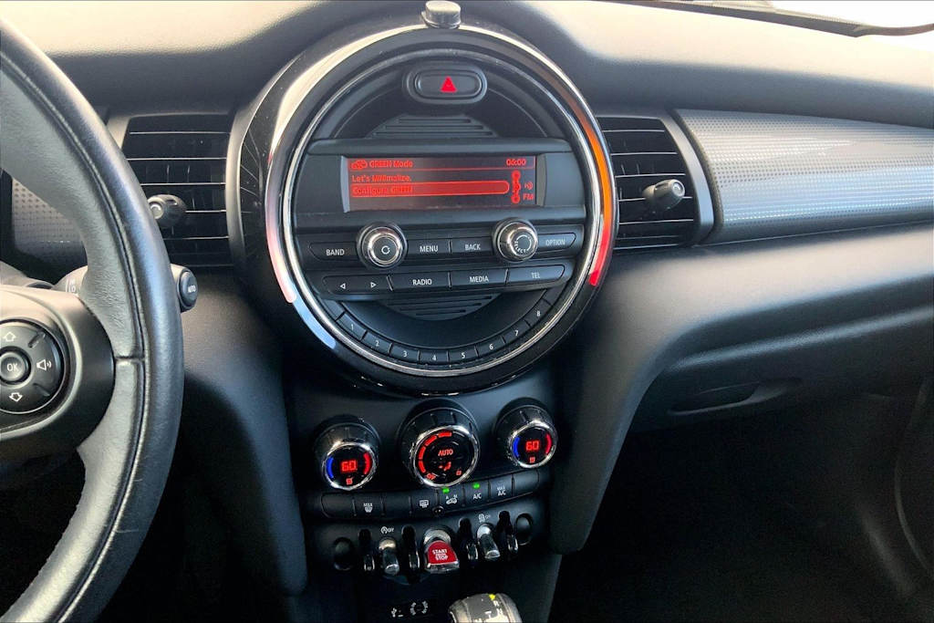Thumbnail: 2015 MINI Cooper - 16