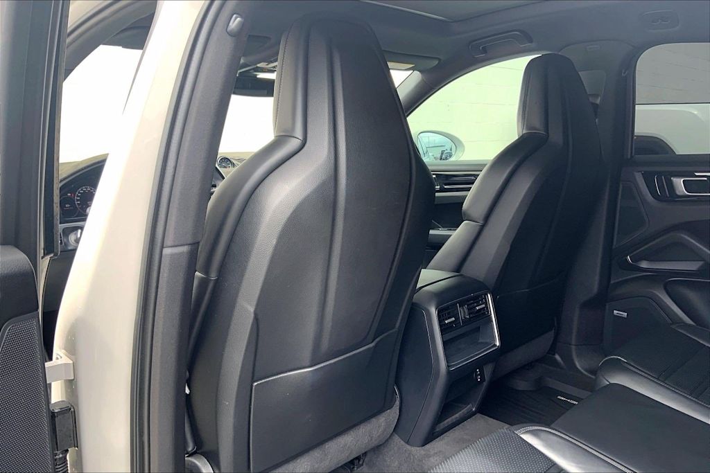 Thumbnail: 2021 Porsche Cayenne - 13