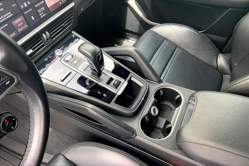 Thumbnail: 2021 Porsche Cayenne - 17