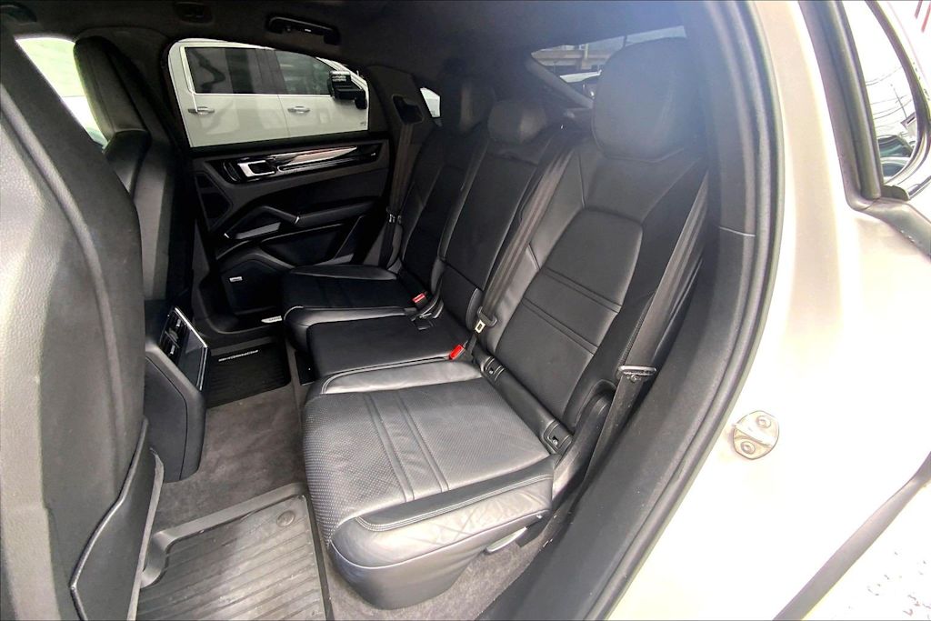 Thumbnail: 2021 Porsche Cayenne - 28