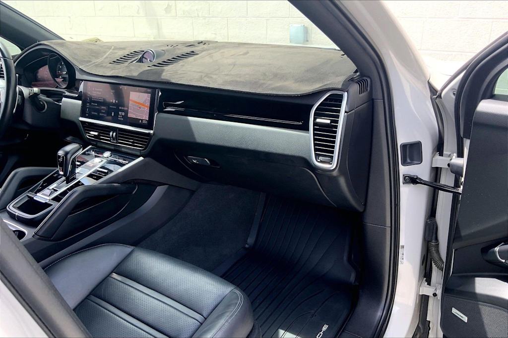 Thumbnail: 2021 Porsche Cayenne - 23