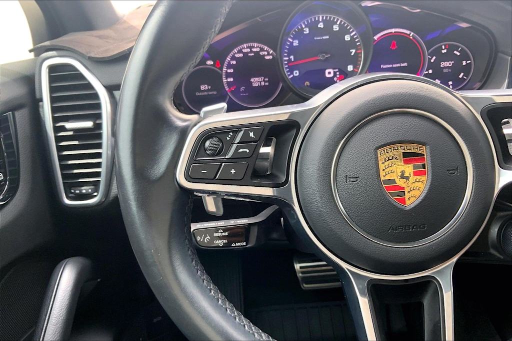 Thumbnail: 2021 Porsche Cayenne - 24
