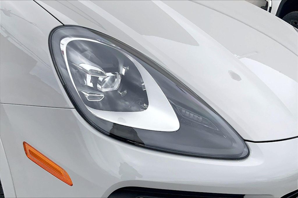 Thumbnail: 2021 Porsche Cayenne - 30
