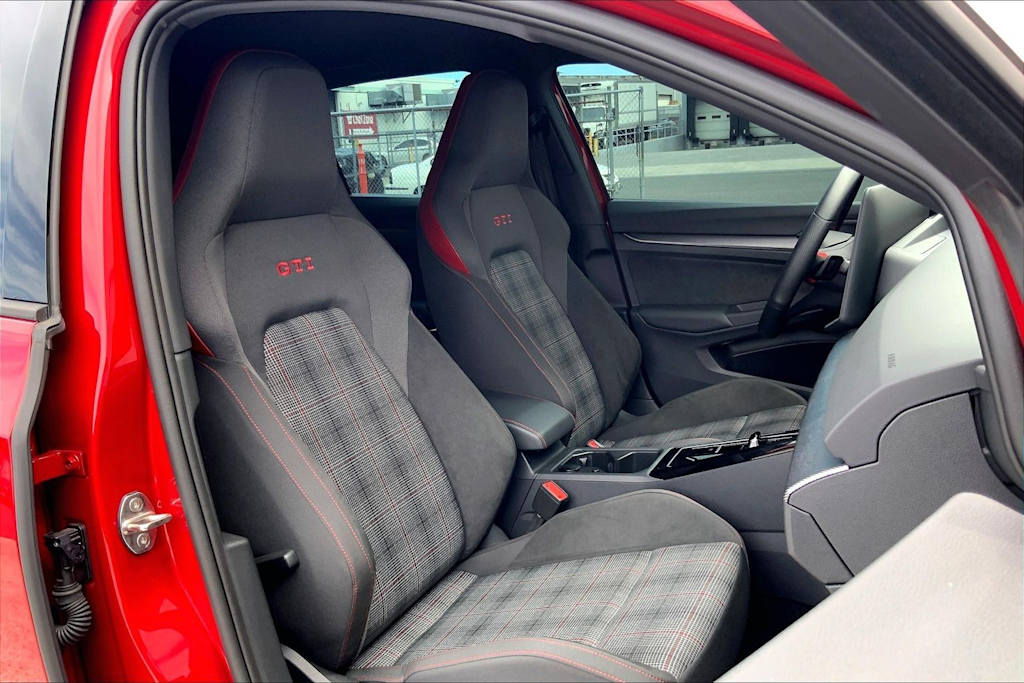 Thumbnail: 2026 Volkswagen Golf - 12