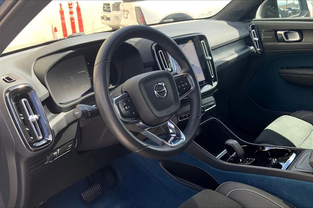 Thumbnail: 2022 Volvo C40 - 2