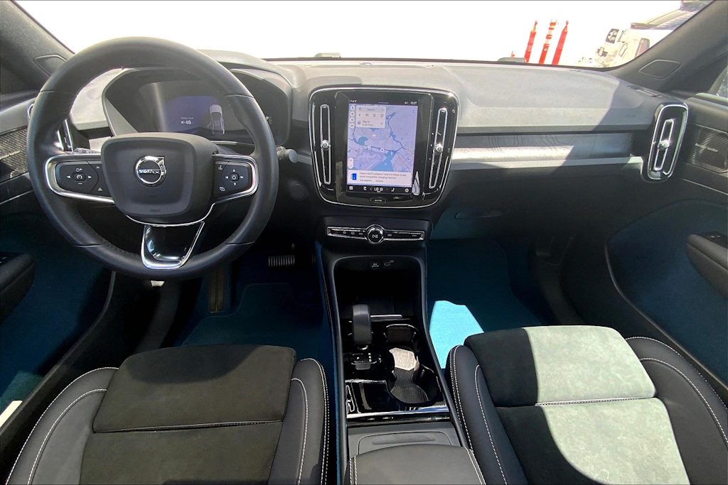 Thumbnail: 2022 Volvo C40 - 10
