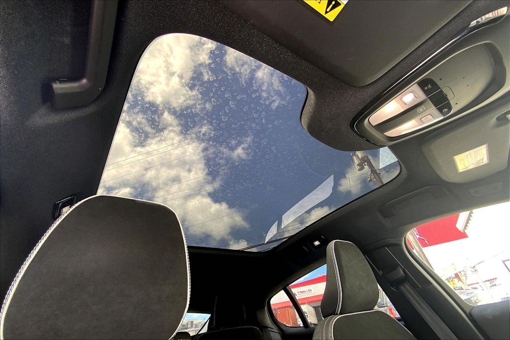 Thumbnail: 2022 Volvo C40 - 30