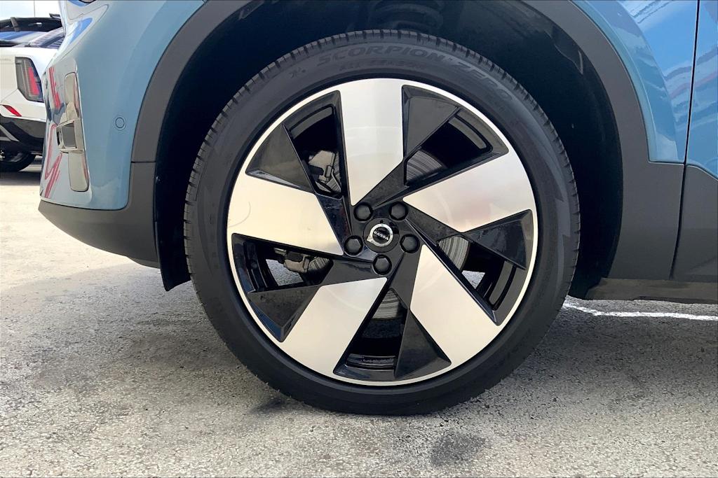 Thumbnail: 2022 Volvo C40 - 8
