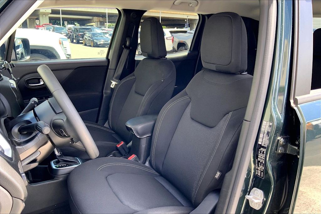 Thumbnail: 2021 Jeep Renegade - 11