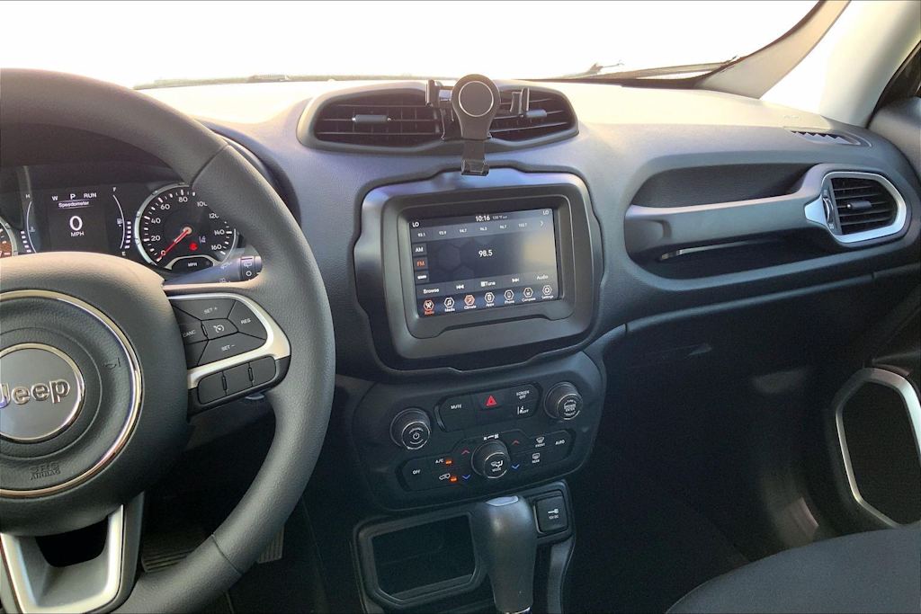 Thumbnail: 2021 Jeep Renegade - 15