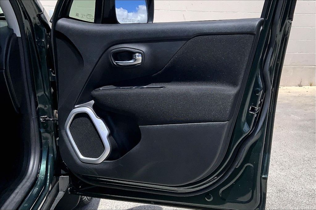 Thumbnail: 2021 Jeep Renegade - 28