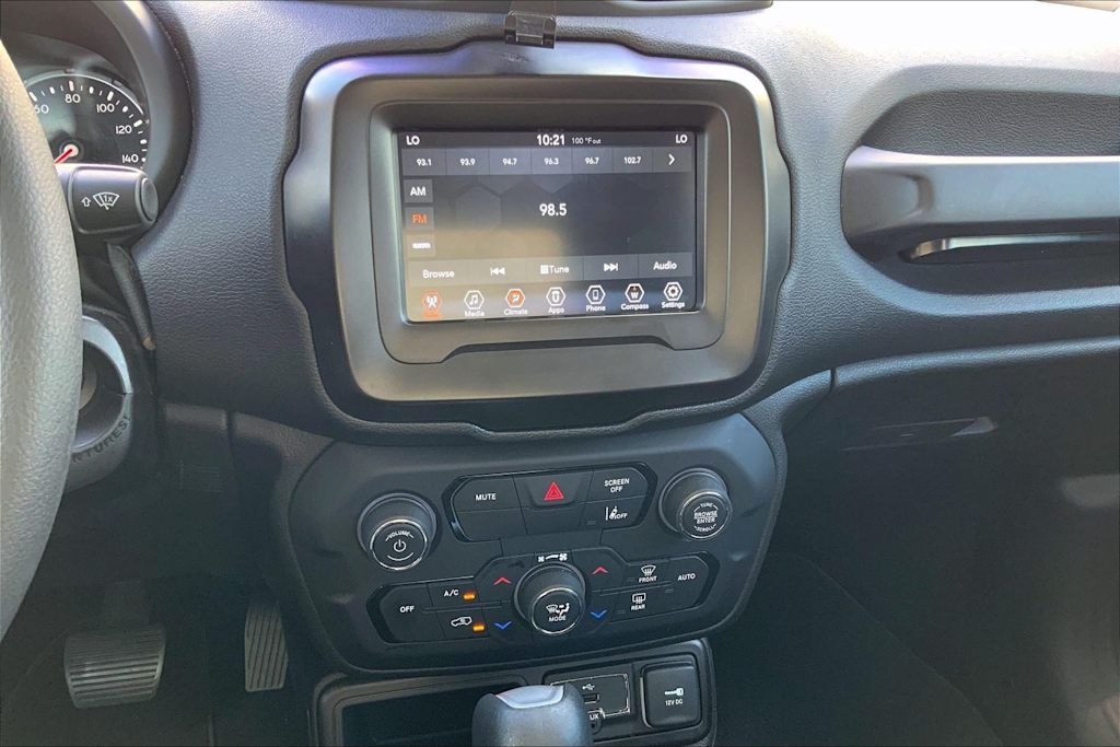 Thumbnail: 2021 Jeep Renegade - 34