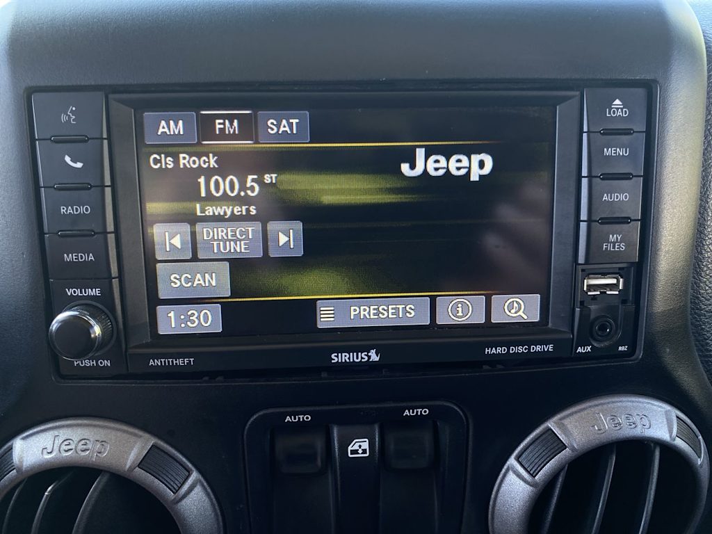 Thumbnail: 2015 Jeep Wrangler - 11