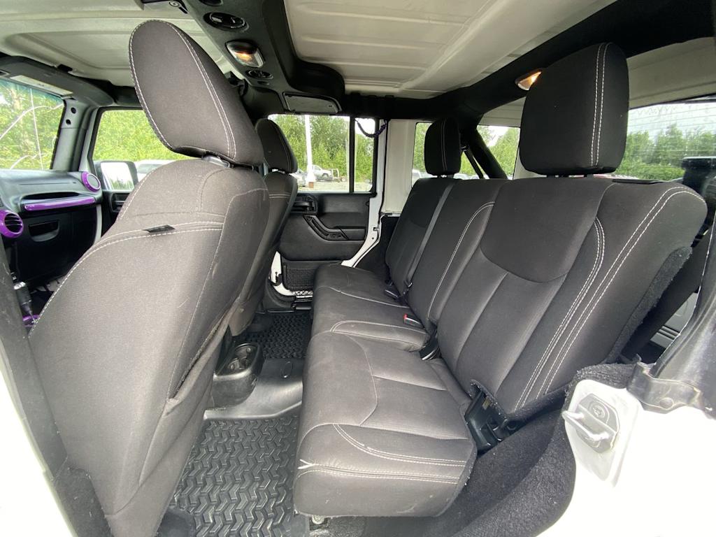 Thumbnail: 2018 Jeep Wrangler - 9