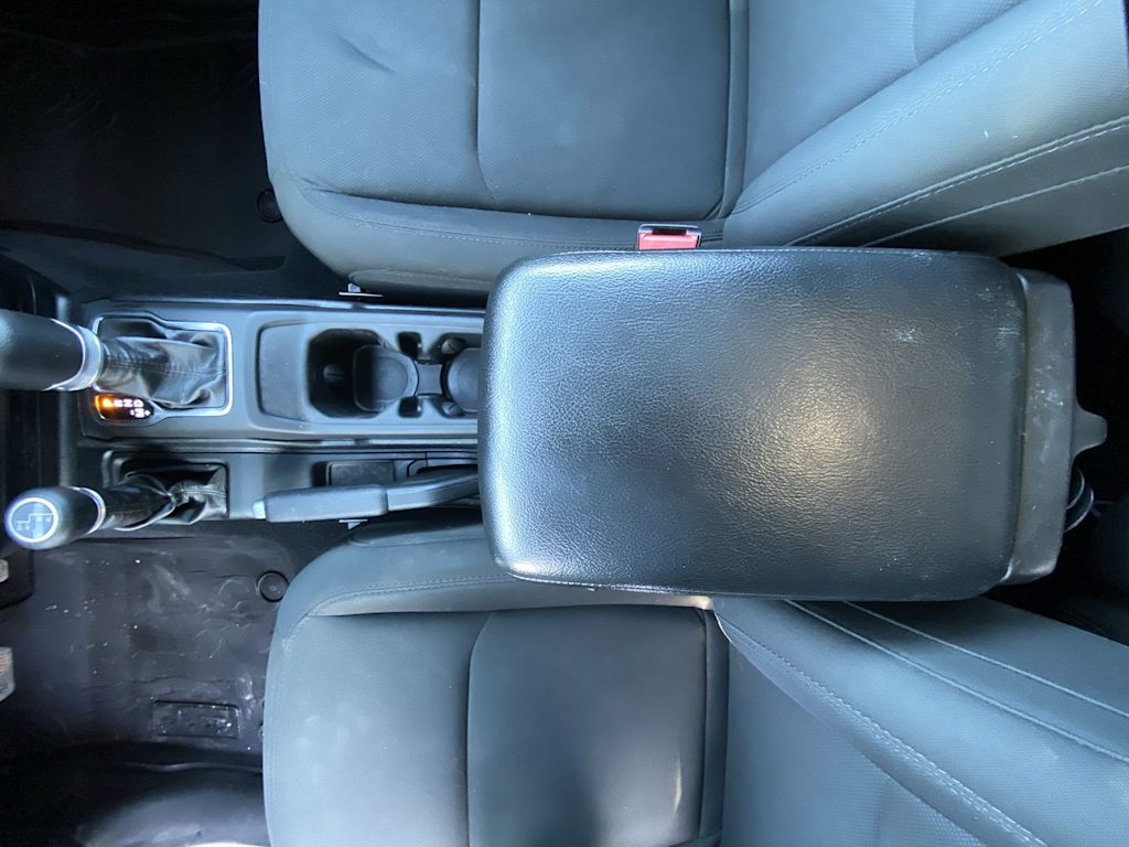 Thumbnail: 2021 Jeep Wrangler - 23