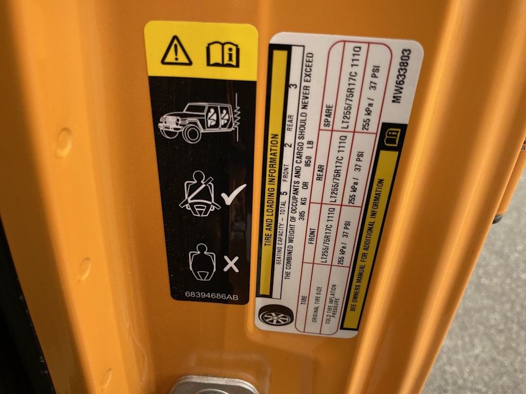 Thumbnail: 2021 Jeep Wrangler - 15