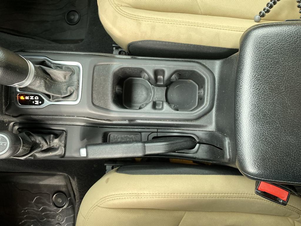 Thumbnail: 2021 Jeep Wrangler - 32