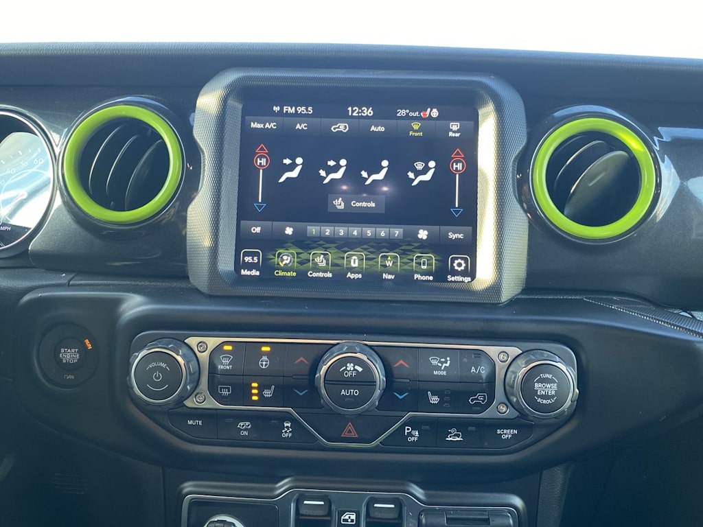 Thumbnail: 2022 Jeep Wrangler - 22