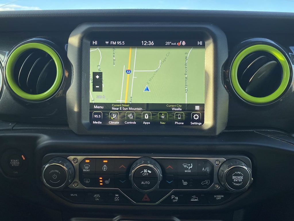 Thumbnail: 2022 Jeep Wrangler - 21