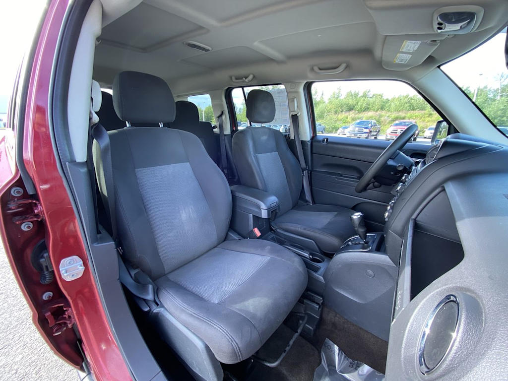 Thumbnail: 2015 Jeep Patriot - 20