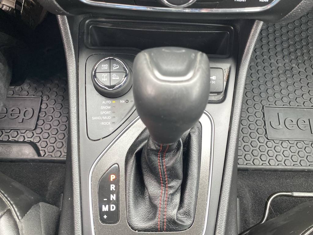 Thumbnail: 2020 Jeep Cherokee - 11